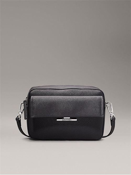 CK LINEAR CAMERA BAG_SAFFIANO CALVIN KLEIN | K60K612564/BEH